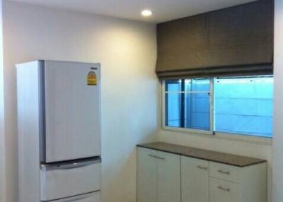 For Sale and Rent Bangkok Town House The Estate BTS On Nut Suan Luang