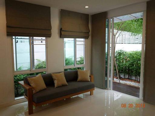 For Sale and Rent Bangkok Town House The Estate BTS On Nut Suan Luang