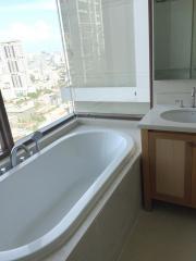 For Rent Bangkok Condo The Emporio Place Sukhumvit 24 BTS Phrom Phong Khlong Toei