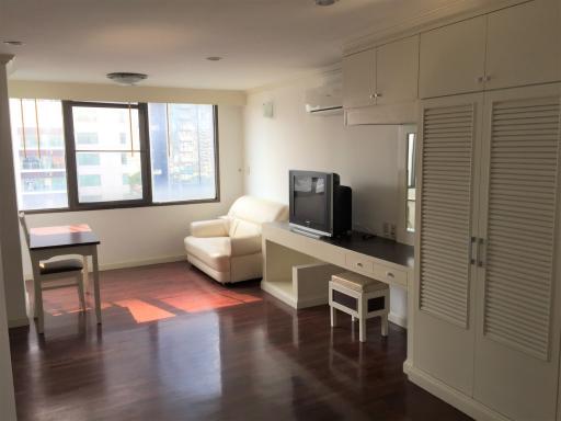 For Rent Bangkok Condo Acadamia Grand Tower Sukhumvit 43 BTS Phrom Phong Watthana