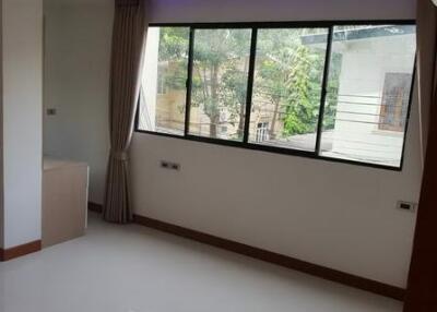 For Rent Bangkok Apartment Sukhumvit BTS Asok Khlong Toei