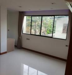 For Rent Bangkok Apartment Sukhumvit BTS Asok Khlong Toei