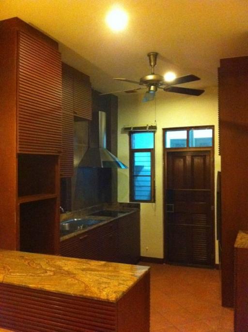 For Sale and Rent Bangkok Town House Sukhumvit 49 in Thonglor Watthana