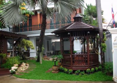 For Rent Single House Thai Colonial House Sukhumvit 39 BTS Phrom Phong Watthana