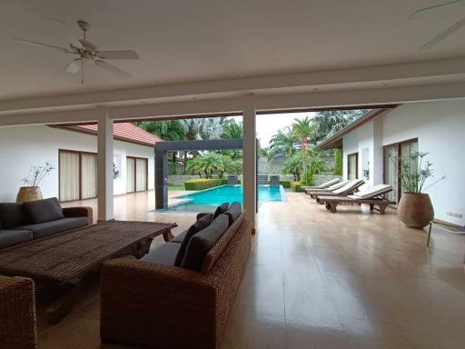 1856 sq.m. land plot 5 bedrooms with private pool villa in Rawai