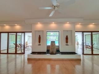 1856 sq.m. land plot 5 bedrooms with private pool villa in Rawai