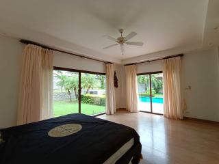 1856 sq.m. land plot 5 bedrooms with private pool villa in Rawai