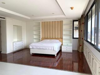 For Sale Bangkok Penthouse Sukhumvit Casa on Sukhumvit 10 near BTS Asok Khlong Toei