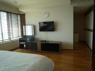 For Rent Bangkok Condo The Emporio Place Sukhumvit 24 BTS Phrom Phong Khlong Toei