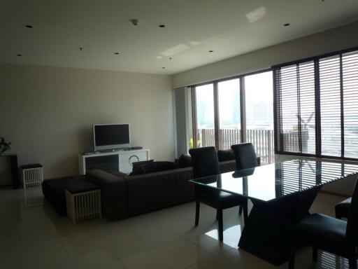 For Rent Bangkok Condo The Emporio Place Sukhumvit 24 BTS Phrom Phong Khlong Toei