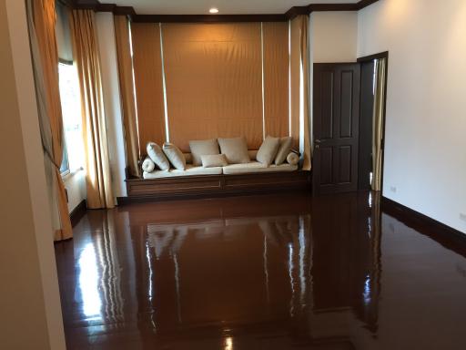 For Rent Single House in Secure Compound on Narathiwas Road near BTS Chong Nonsi Sathorn