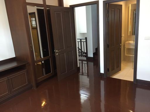 For Rent Single House in Secure Compound on Narathiwas Road near BTS Chong Nonsi Sathorn