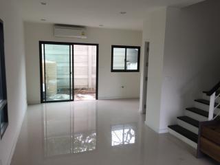 For Bangkok Town House Patio Krungthep Kreetha Hua Mak Bang Kapi