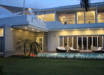 Modern 4 bedrooms with private pool for sale in Choeng Thale