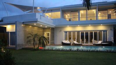 Modern 4 bedrooms with private pool for sale in Choeng Thale