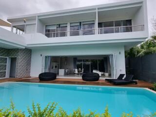 Modern 4 bedrooms with private pool for sale in Choeng Thale