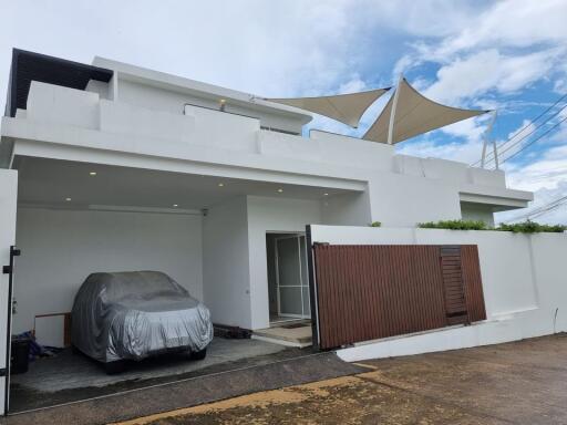 Modern 4 bedrooms with private pool for sale in Choeng Thale