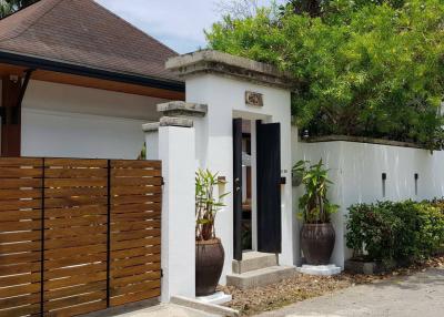 3 bedrooms oriental villa for sale in Rawai, Phuket