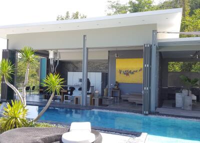 Seaview 4 bedrooms pool villa for sale in Yamu Hills