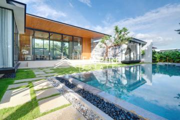 Botanica Forestique 4 bedrooms with private pool in Choeng Thale,Phuket