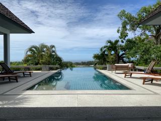 4 Bedrooms Luxury Private Pool Villa For Sale In Laguna Area