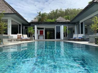 4 Bedrooms Luxury Private Pool Villa For Sale In Laguna Area