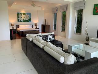 4 Bedrooms Luxury Private Pool Villa For Sale In Laguna Area