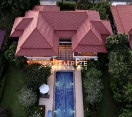 4 bedrooms with private pool in Laguna