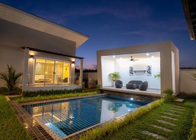 3 Bedrooms, Luxury Private Pool Villa In Rawai For Sale