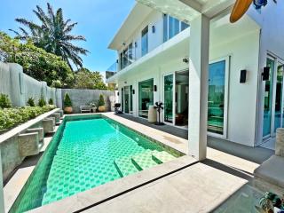 Resale Beautiful Private Pool Villa With 4 Bedrooms