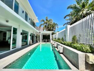 Resale Beautiful Private Pool Villa With 4 Bedrooms