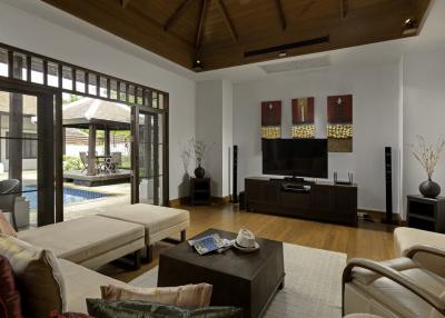 Resale Beautiful Private Pool Villa With 4 Bedrooms