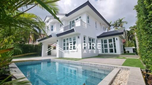 Beautiful 4 bedroom pool villa located in Land and House Park Chalong for sale