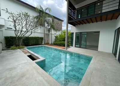 Resale - Vinzita 3 bedrooms with private pool villa