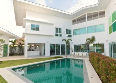 Stunning 5-Bedroom Private Pool Villa in Rawai, Phuket