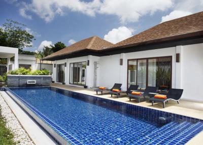 Luxury 4 bedrooms villa with Private Pool near Beaches in Rawai, Phuket