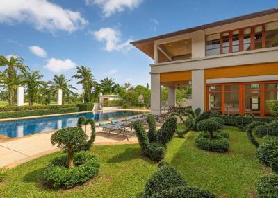 Luxury 7 bedroom with private pool villa in Kathu