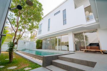 4 Bedroom Villa with Private Pool in Wallaya, Choeng Thale, Phuket