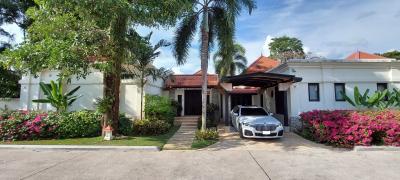 Luxurious 5-Bedroom Villa with Private Pool in Sai Taan, Phuket