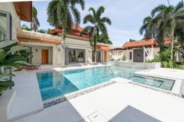 Luxurious 5 Bedroom Villa for Sale in Sai Taan, Phuket