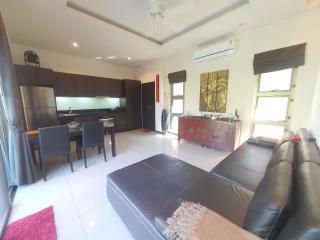 Luxurious 4bedroom Villa for Resale in Nai Harn, Phuket