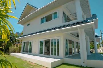 Spacious 3-Bedroom Villa with Private Pool in Rawai!