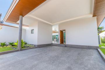 3BR Villa with Pool & Parking in Pasak Choeng Thale, Phuket!