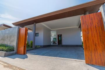 3BR Villa with Pool & Parking in Pasak Choeng Thale, Phuket!