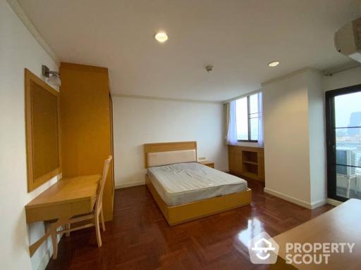 2-BR Condo at Supalai Place Sukhumvit 39 near BTS Phrom Phong