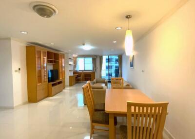 2-BR Condo at Supalai Place Sukhumvit 39 near BTS Phrom Phong