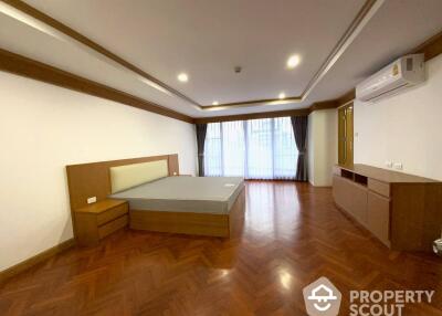 2-BR Condo at Supalai Place Sukhumvit 39 near BTS Phrom Phong