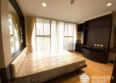 2-BR Condo at Supalai Place Sukhumvit 39 near BTS Phrom Phong