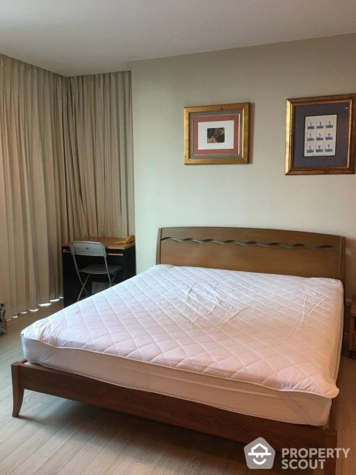 1-BR Condo at The Room Sukhumvit 21 near MRT Sukhumvit