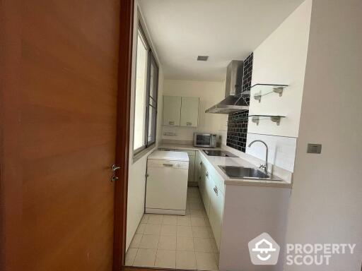 3-BR Condo at Ficus Lane Condominium near BTS Phra Khanong (ID 513405)